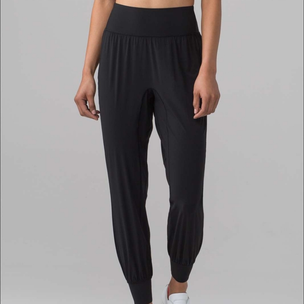 Lululemon Sun Setter Jogger Sz 6